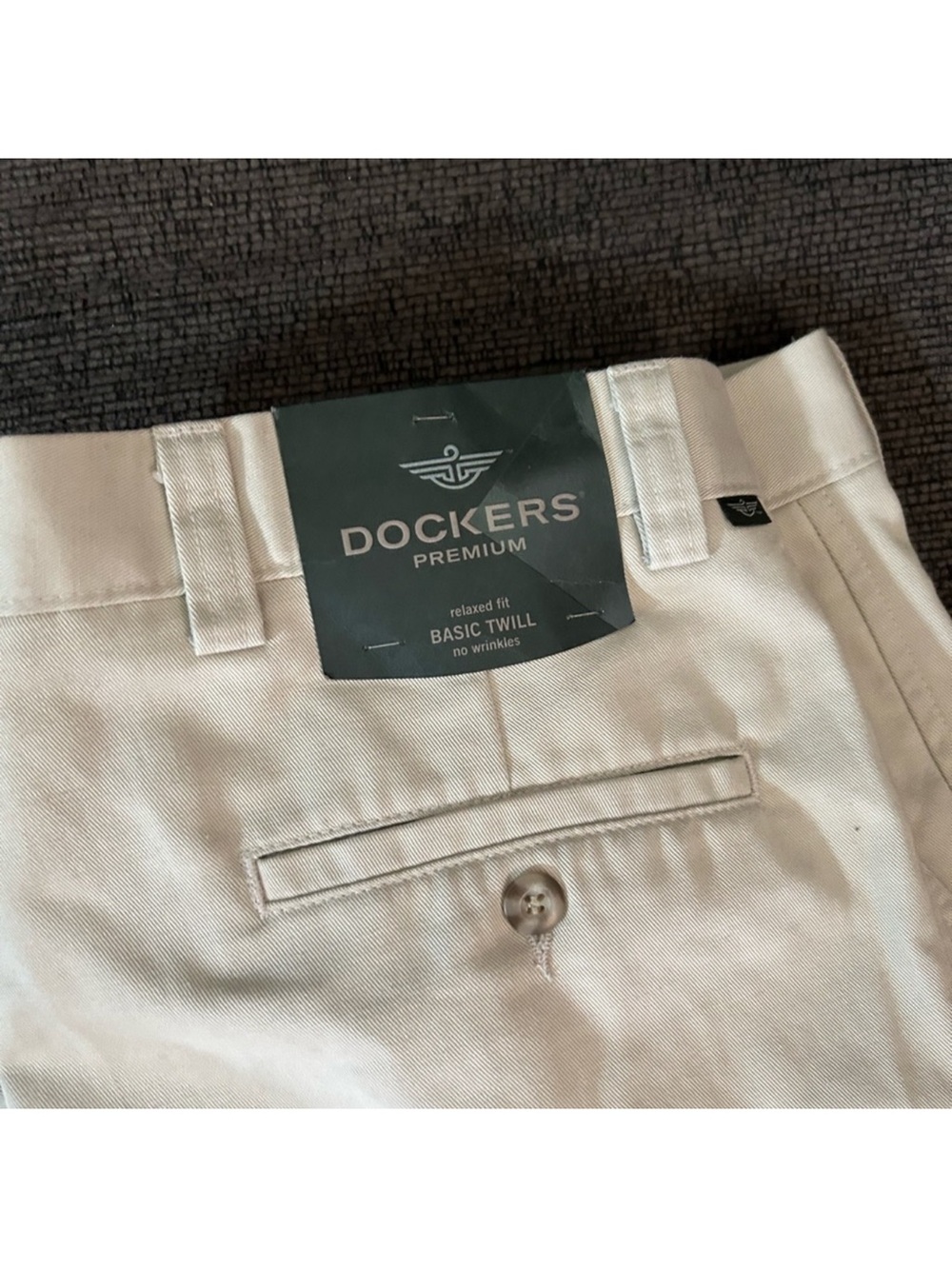 NWT Dockers Premium Men's Size 40x32 Light Tan Chinos Khaki Pants